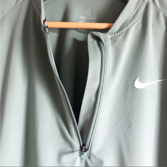 Nike Sage Green Workout 3/4 Sleeve Top - Picture 3 of 5